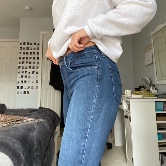 Levi’s High Waisted Jeans - Picture 6 of 6